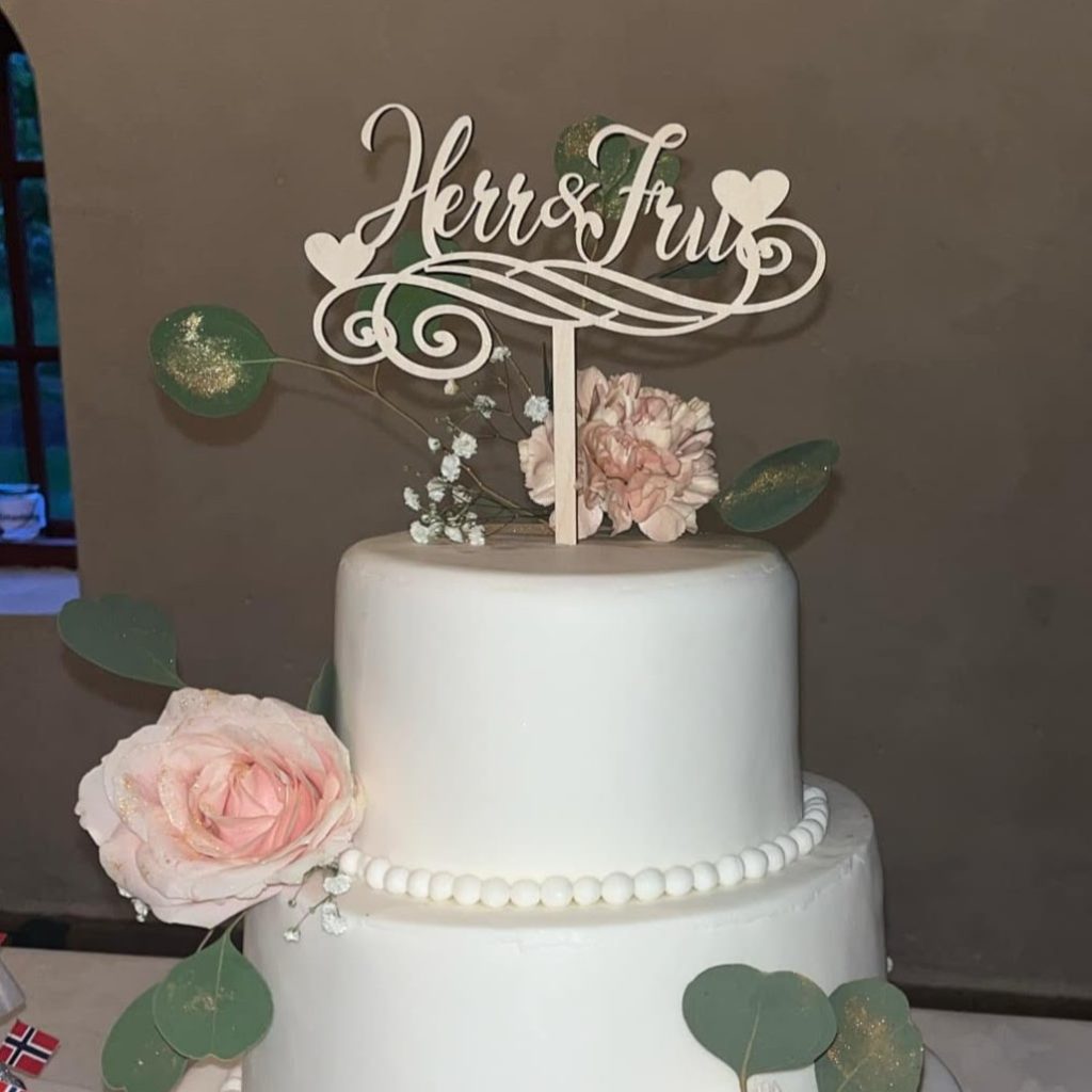 Cake topper i bröllopstårta, Lisens Pastry i Lund